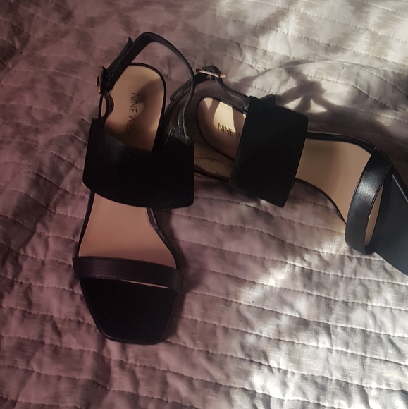 Nine West shoes - Picture 4 of 7